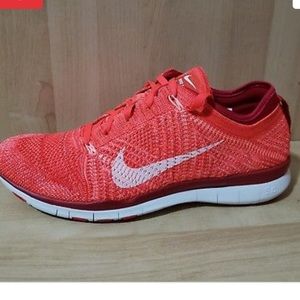 Women’s Nike TR fly knit cross training red size 9